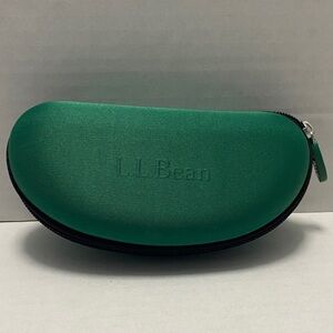 L.L. Bean Emerald Green Hard‎ Zip Up Eyewear Case